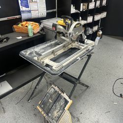 Dewalt D24000 Tile Saw W Stand 