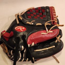 Rawlings Youth Baseball MittBlack  Red 