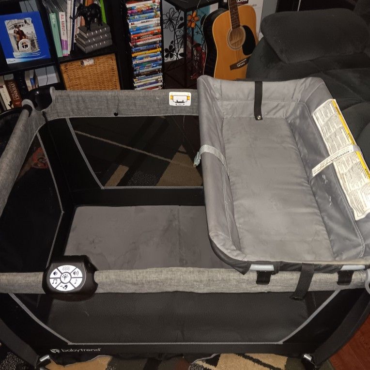 Baby Crib/ Pack N Play