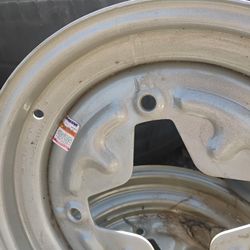 Vendo Rines Para Una Ardi Una Traila Nuevos De 16 Pies Si Alguien Se Interesa Los Voy A Dar En 150 Los Cuatro Nuevos