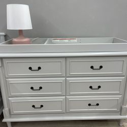 HIGH Quality solid Wood Non Toxic Certified Dressers , Changing Table Sremovable Changing Treys, Armoirs Chiforobs