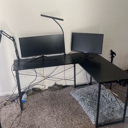 Computer Desk With 2 Monitors , Yeti Microphone & Desk Light