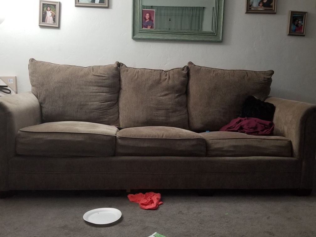 **FREE Couch and love seat (read discription)