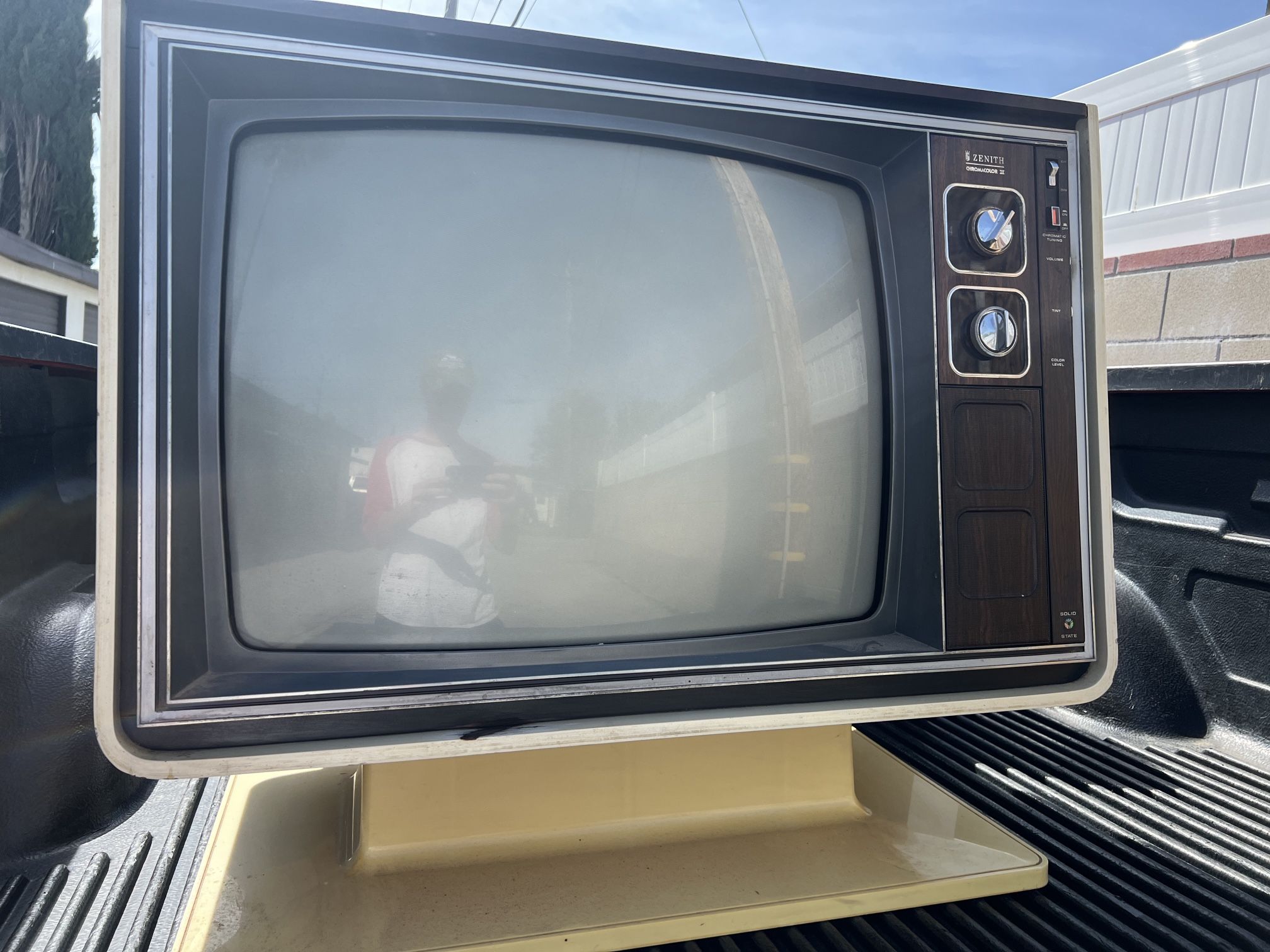 Vintage 1970s Atomic Zenith Chromacolor II Television