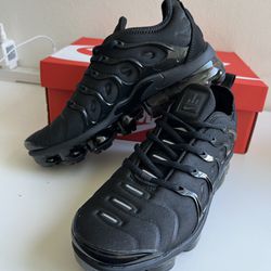 All Black Nike VaporMax Plus