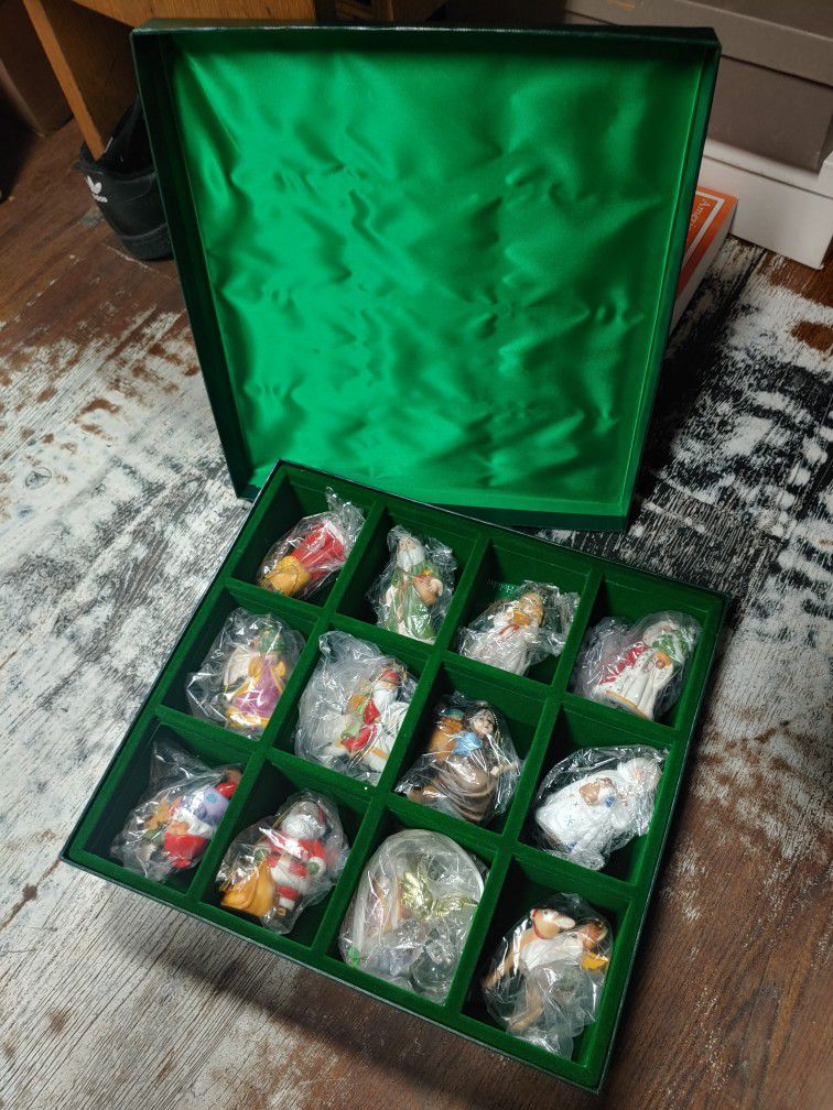 1988 Franklin Mint Faces Of Christmas Around The World Ornaments Set Of 12.e
