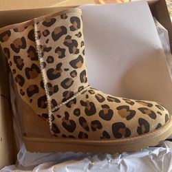 Women’s Classic Short II Leopard Ugg Boots 
