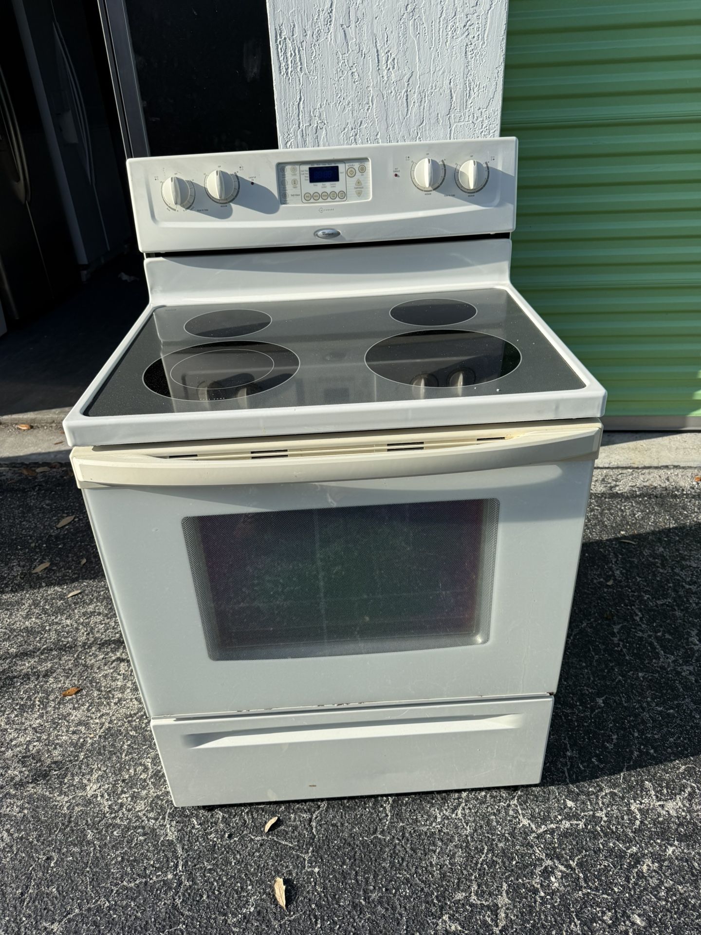 Whirlpool Stove (bisque)