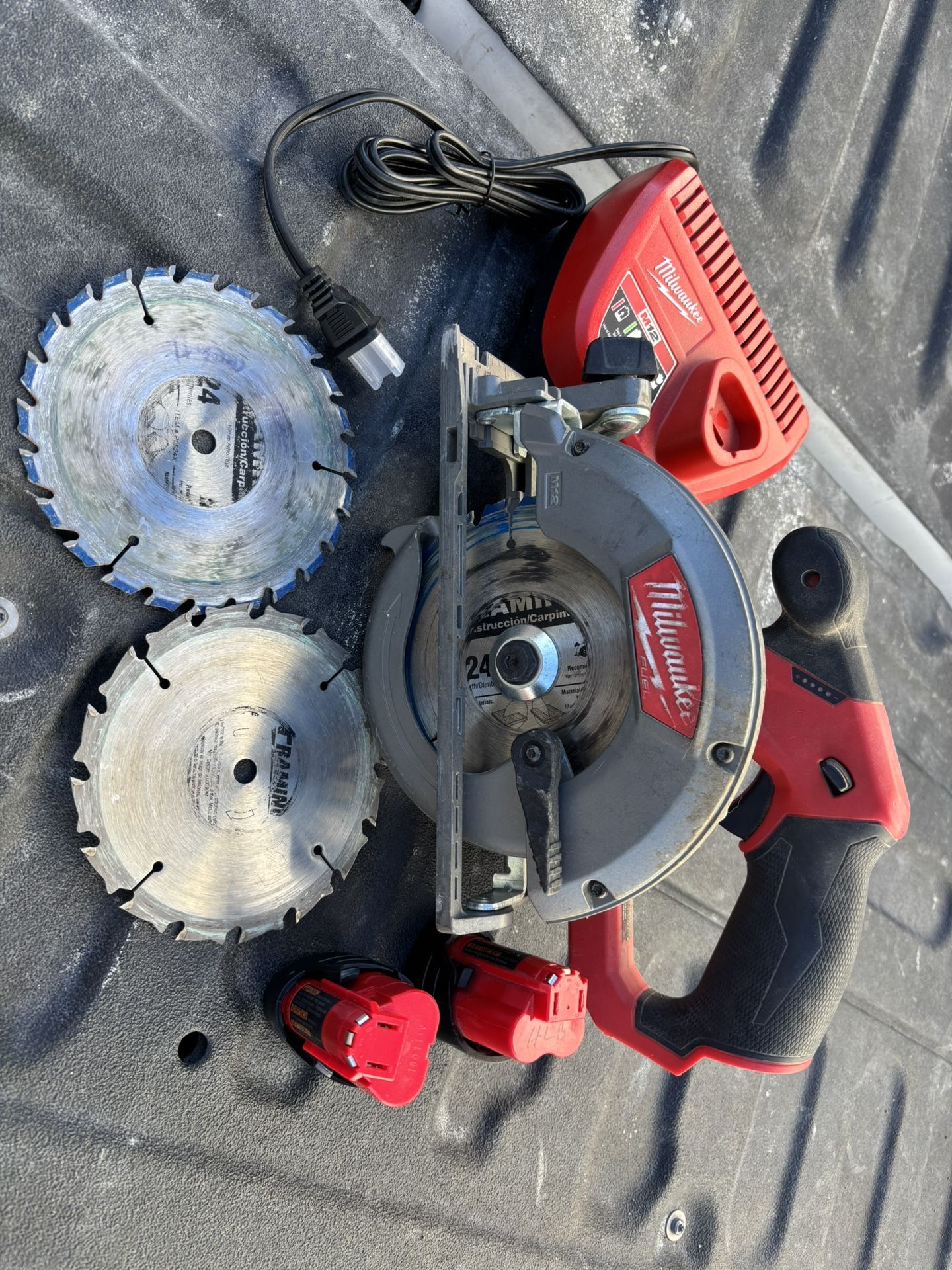 Milwaukee M12 Fuel 5 3/8” Circular Saw With Charger And Batteries 