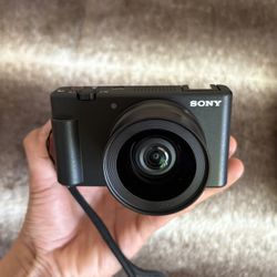 Sony Digital Camera ZV-1F  Brand New 