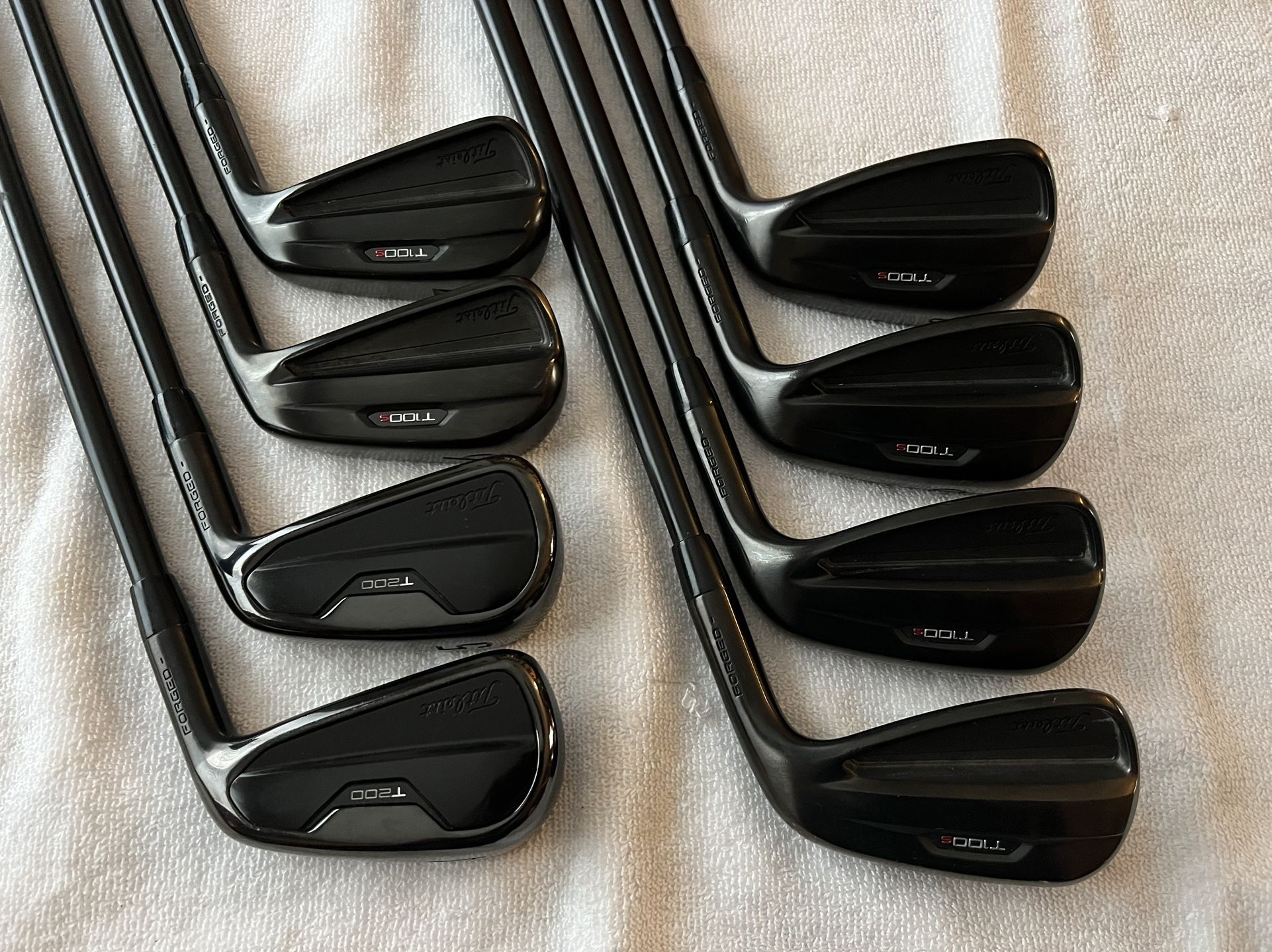 Titleist T200/100s Blackout Combo Irons