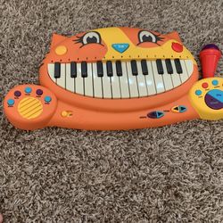 Kids Piano And Microphone