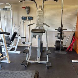 Nautilus Graviton Pull Up Machine