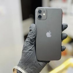 iPhone 11 Unlocked / Liberado 👌 (Different Colors Available)