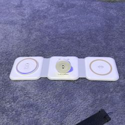UCOMX 3 in 1 Wireless Charger for iPhone,