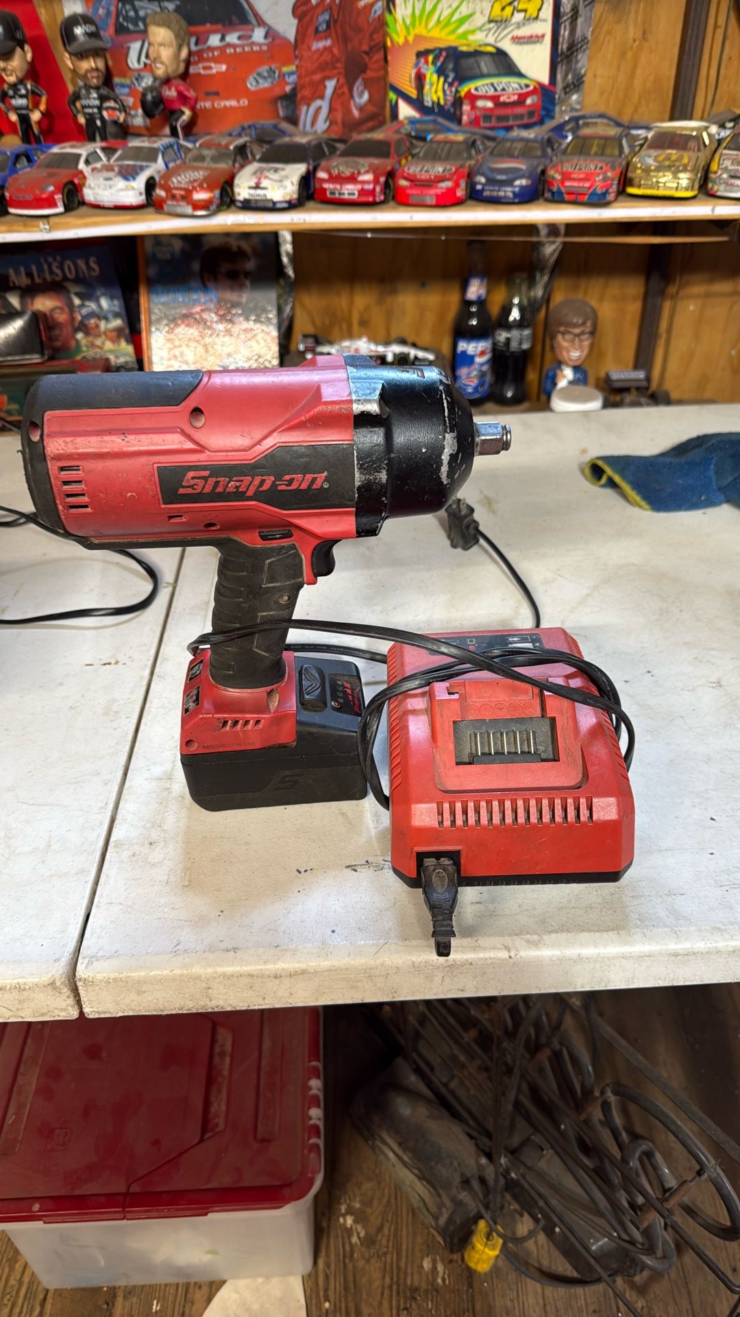 Snap On 1/2 Inch Impact W Battery