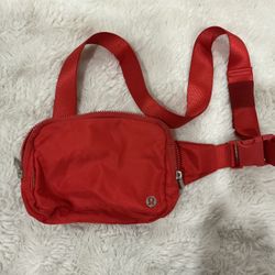 Lululemon Everywhere Belt