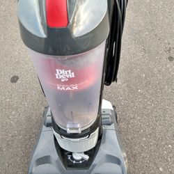 Dirt Devil Endura MAX Vacuum Cleaner,  Works Excellent, Moved In With Girl Don't Need