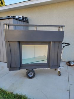 Reception Desk / Front Counter – Excellent Condition