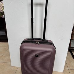 TAG 22” Riverside Hardside Carry On Spinner Suitcase 