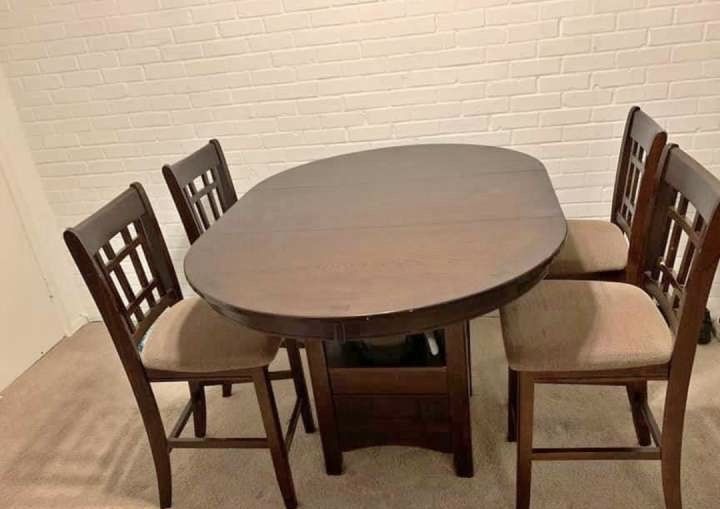 Dining Table With 4 Matching Chairs