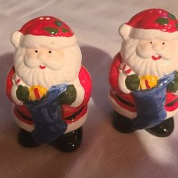 Santa Claus Salt and Pepper Shaker Set 
