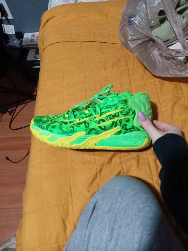 basketball shoes