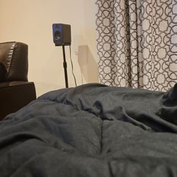 Surround Sound With Speakers 800.00