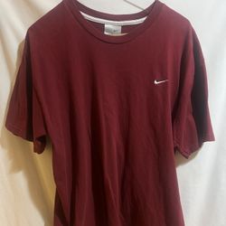 Nike Men's Short Sleeve Crew Neck Embroidered Swoosh T Shirt Size XL Used Good Condition $25 Meet Up In Irving @dfwgoods