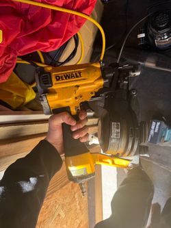 Dewalt 1-3/4 in. 15 Degree Pneumatic Coil Roofing