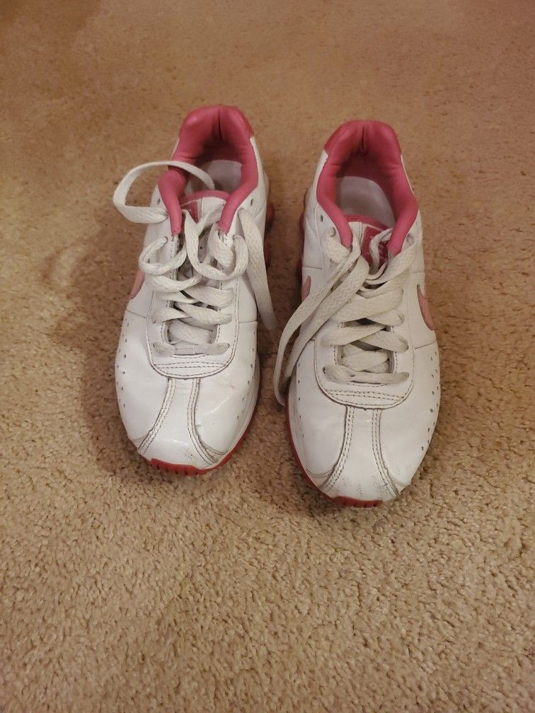 Womens Nike Tennis Shoes Size 5