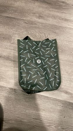 Lululemon olive green tote bag