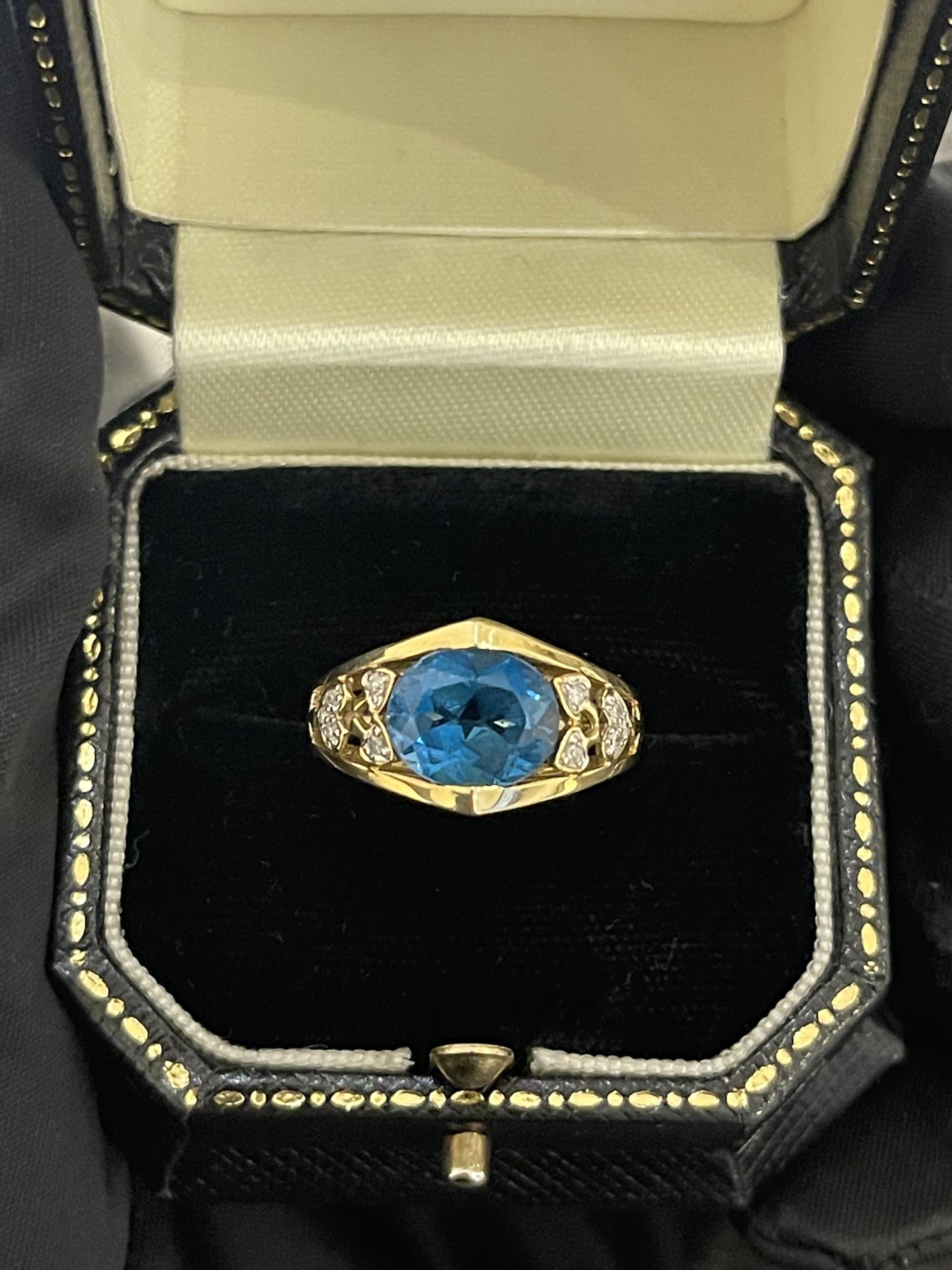 10K LONDON BLUE TOPAZ DIAMOND RING