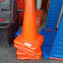 8 traffic safety cones 18in