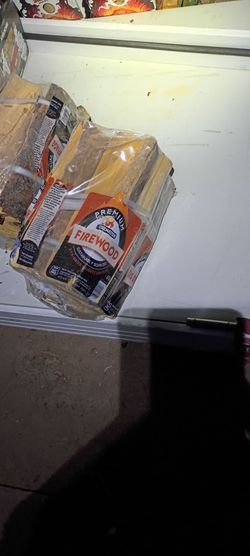 Premium wood logs
