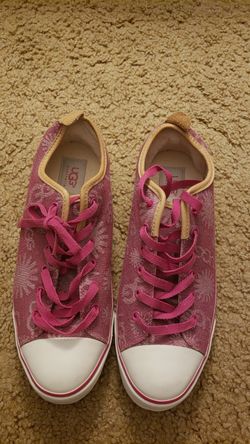 UGG women's shoes size 9.5