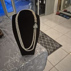 Pearl Wth A Dimond Look Brooch Elegant 