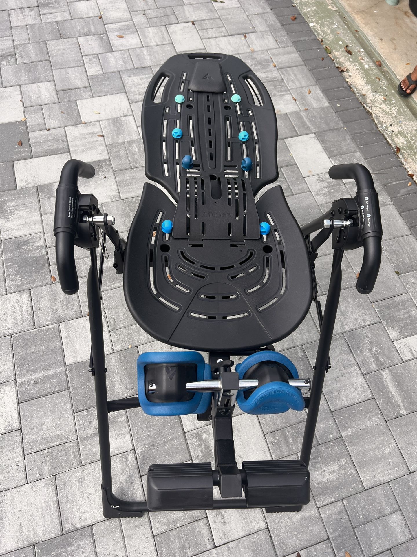 Teether Spine Inversion Table