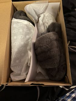 UGG’s  k Fluff Yeah Slides  Kids Size 1