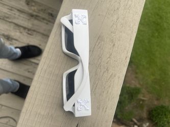 Off White Shades