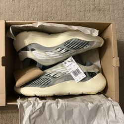 Yeezy 700v3 Fade Salt