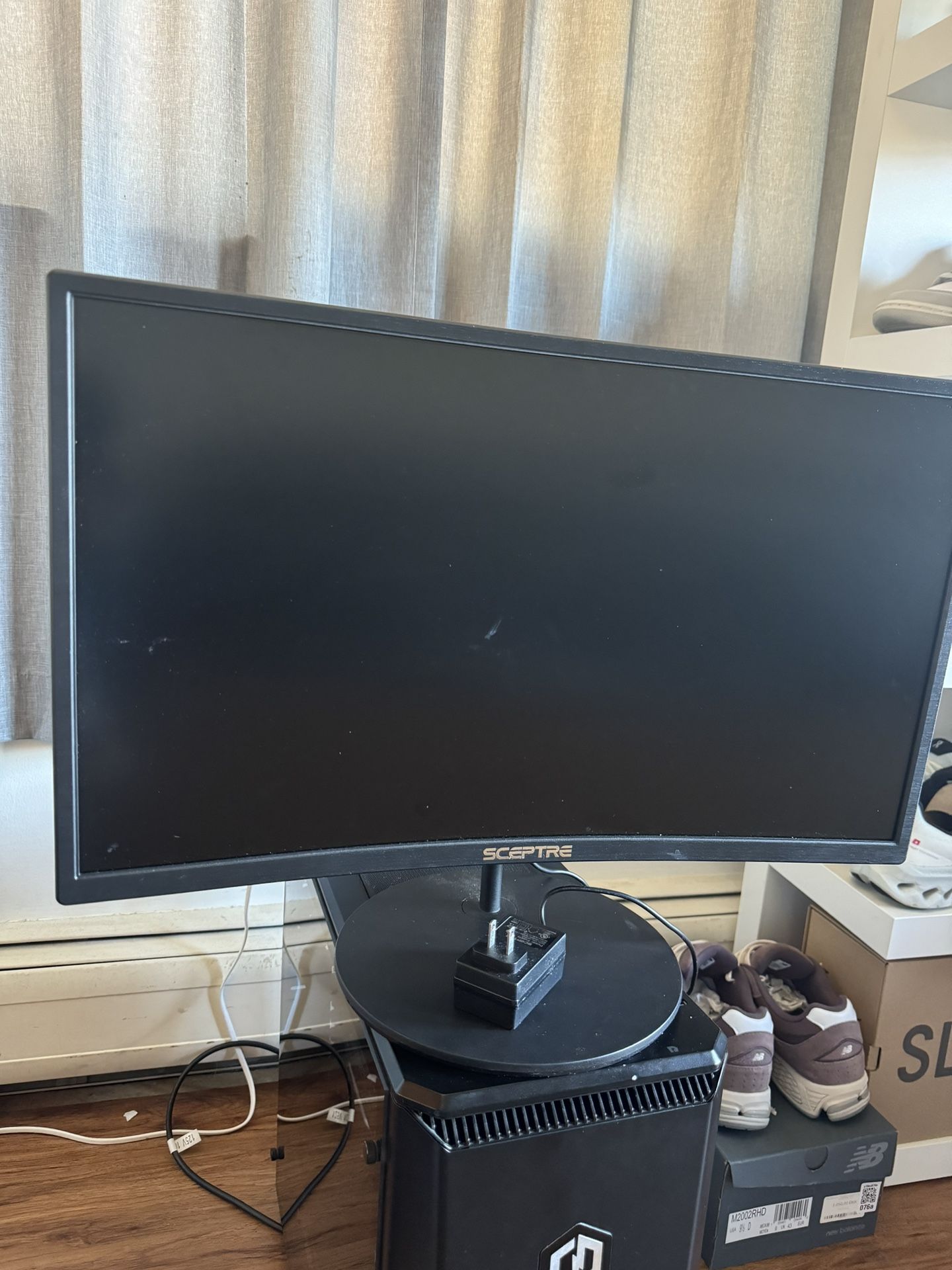 Curved Sceptre Monitor