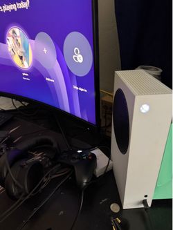 Xbox series s with gaming headset