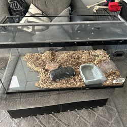 Animal aquarium/ fish tank