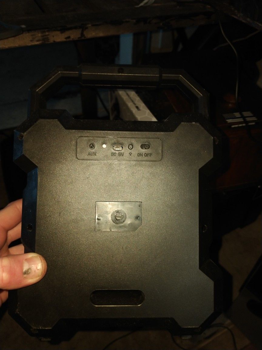 NEW SPEAKER BLUE TOOTH LOUD!