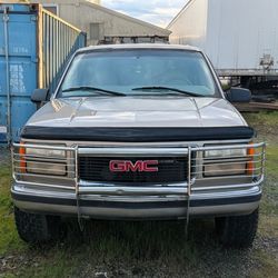 1999 GMC suburban 2500