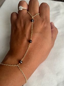 Freshwater pearl hand chain