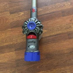 Dyson V8 For Parts Only 