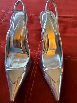 Fashion nova silver size 10