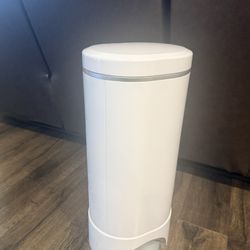 Diaper trash Can